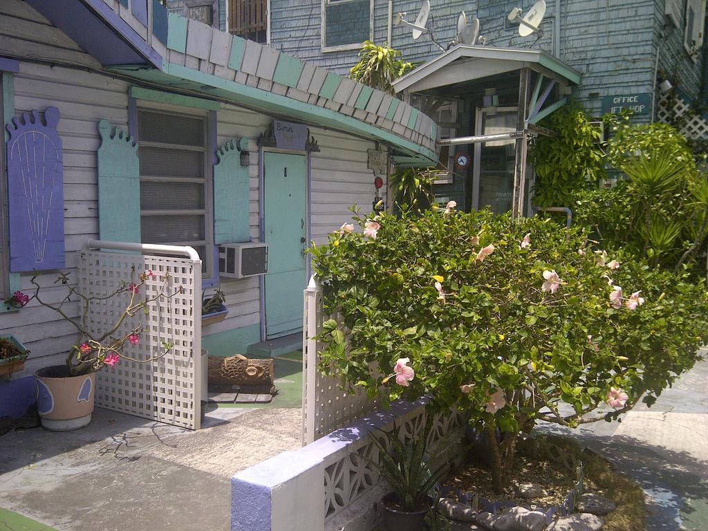 Arawak Inn Nassau Dış mekan fotoğraf