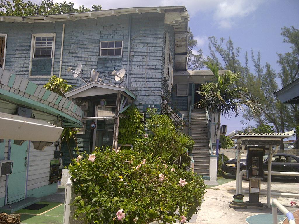 Arawak Inn Nassau Dış mekan fotoğraf