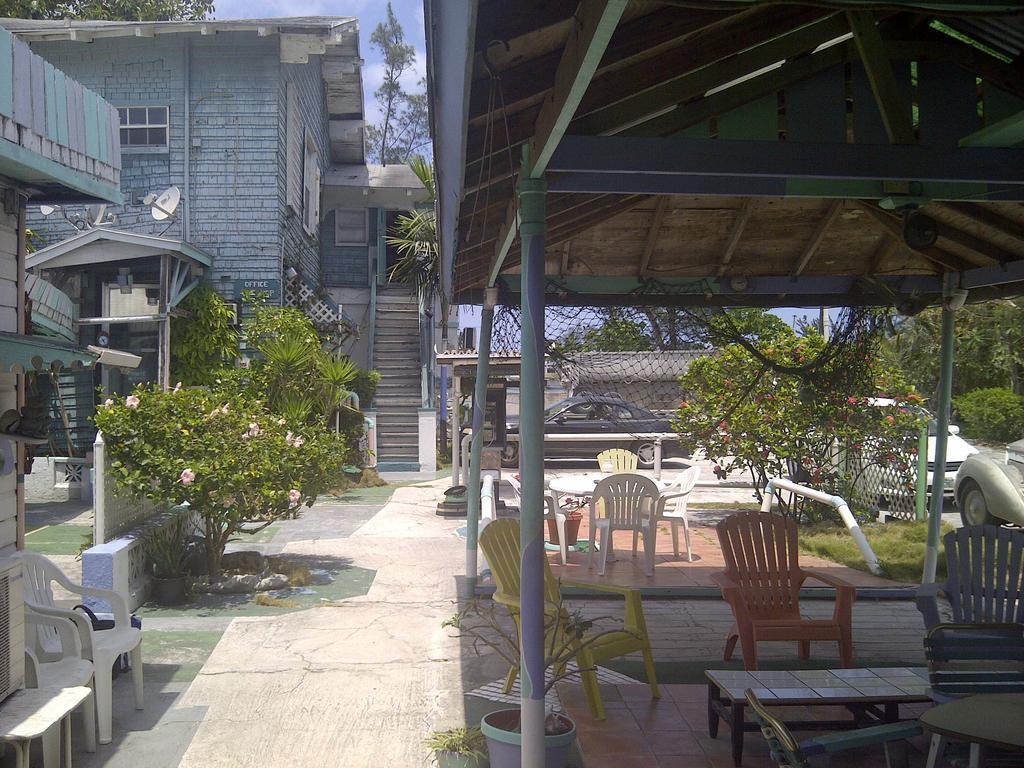 Arawak Inn Nassau Dış mekan fotoğraf